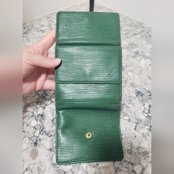 Louis Vuitton Epi Trifold Leather Wallet - Picture 12 of 12